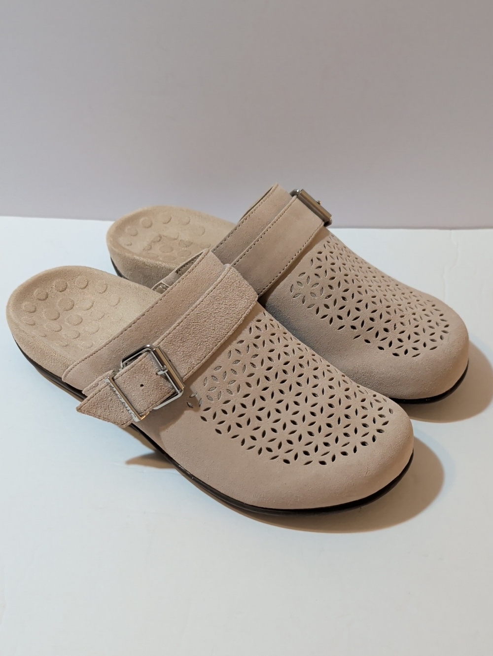 Vionic Moca Mules Women's Beige Suede Perforated Mule Adjustable Buckle Size 8 - Picture 2 of 10